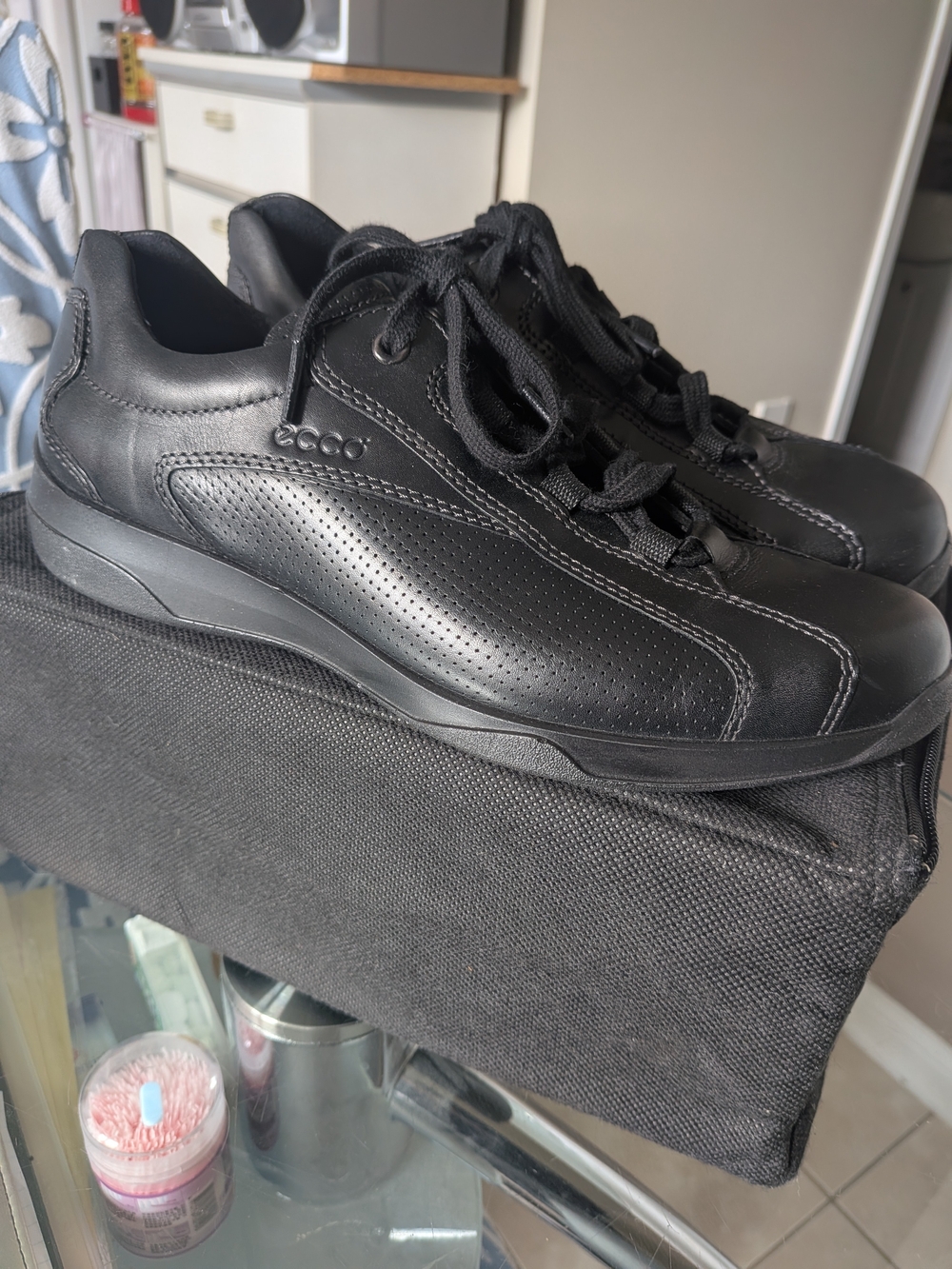 ECCO Men's Black Leather Lace-Up Comfort Sneakers
